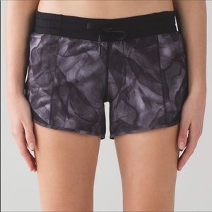 NWOT Hotty Hot 4” Inseam in Midnight Tulle